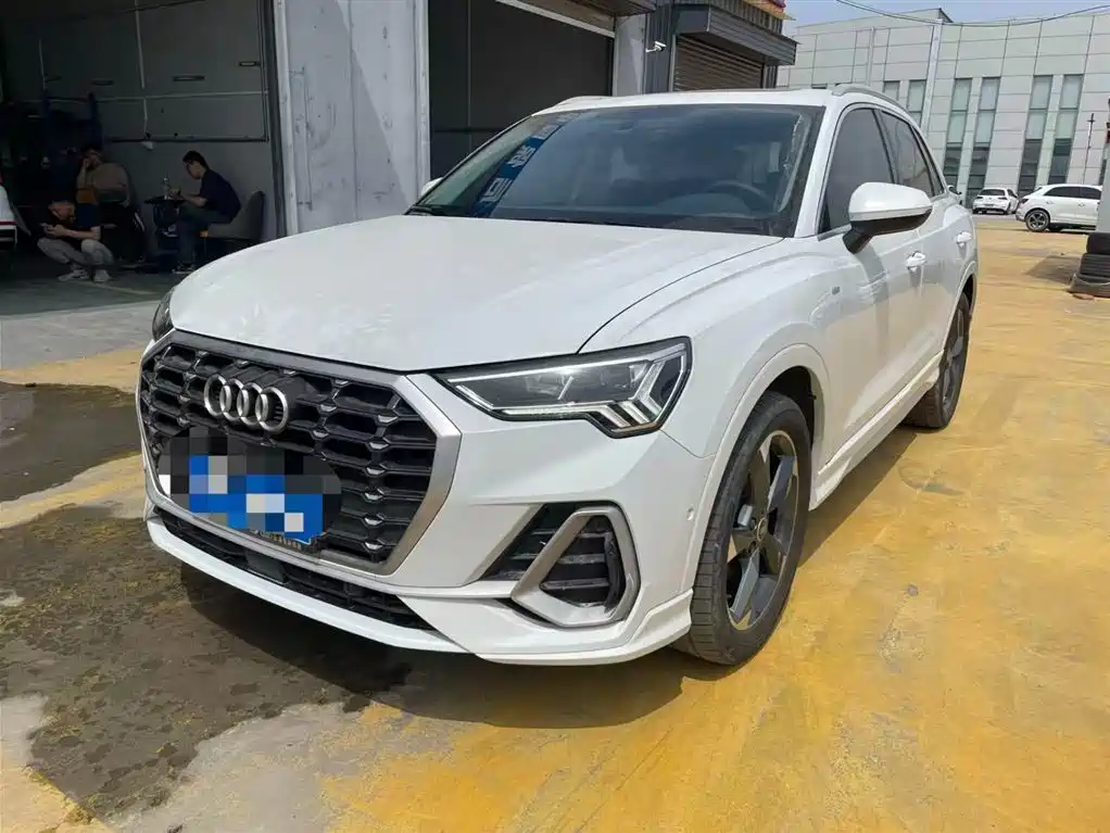 Купить Audi Q3