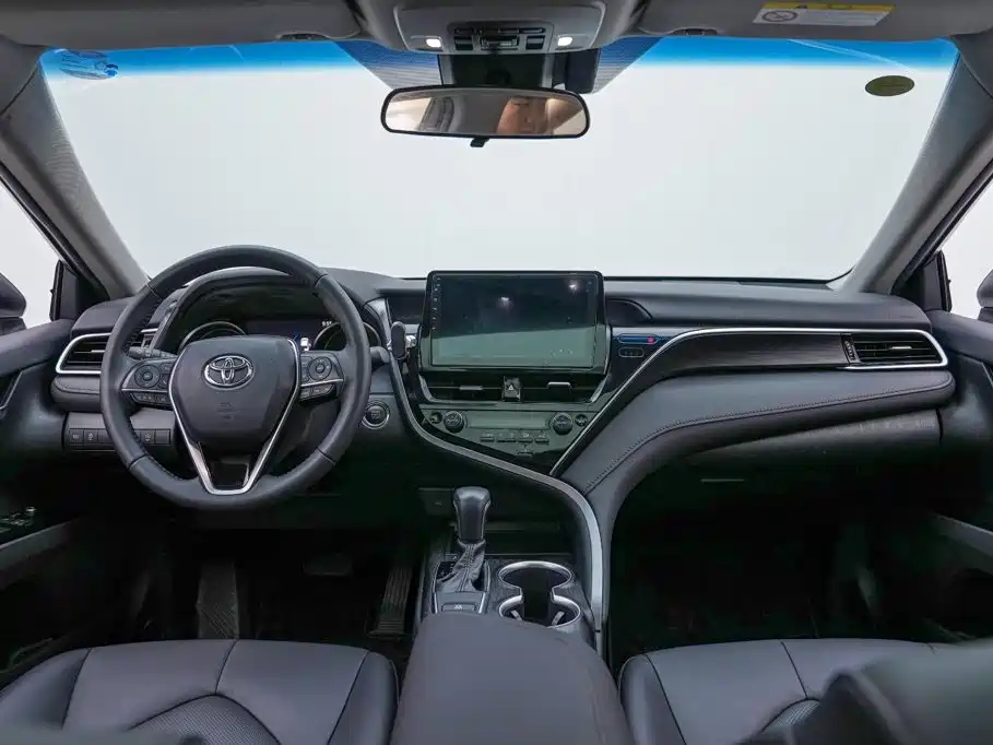 Toyota Camry — миниатюра 9