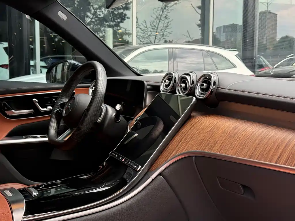 Mercedes-Benz GLC — миниатюра 28