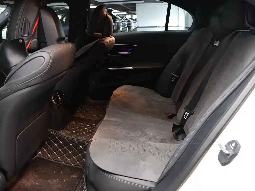 Mercedes-Benz C-Class — миниатюра 16