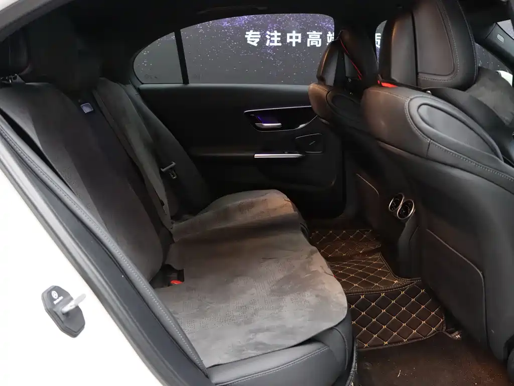 Mercedes-Benz C-Class — миниатюра 20