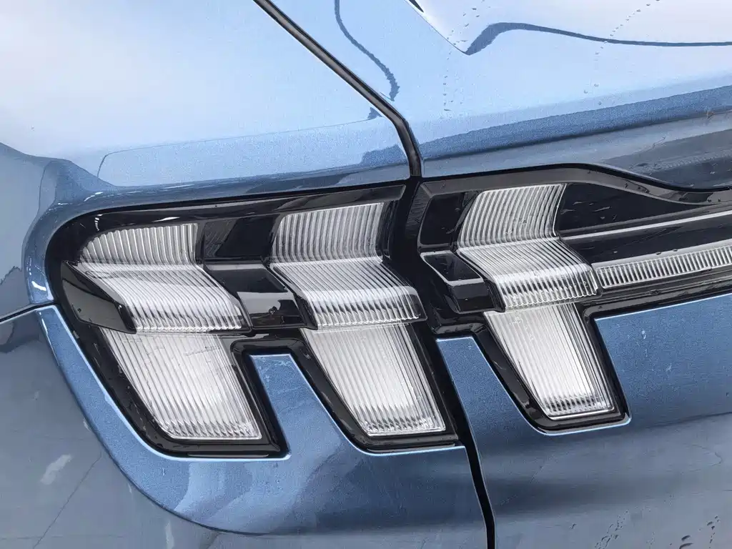 Ford Mustang Mach-E — миниатюра 7