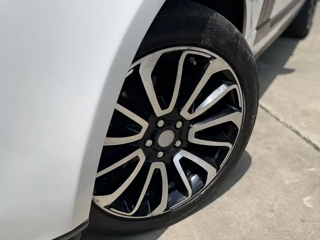 Land Rover Range Rover — миниатюра 18