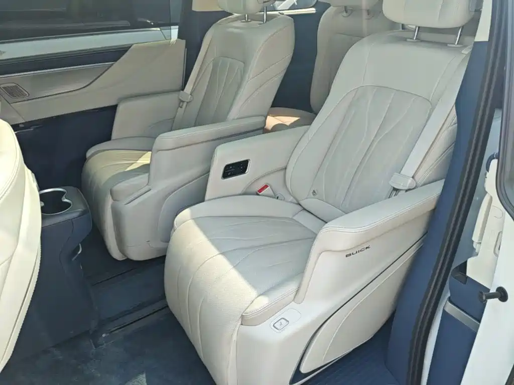 Buick GL8 Hybrid — миниатюра 17