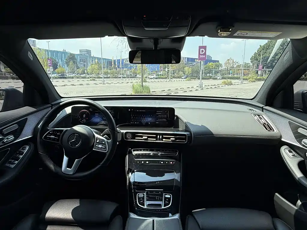 Mercedes-Benz EQC — миниатюра 10