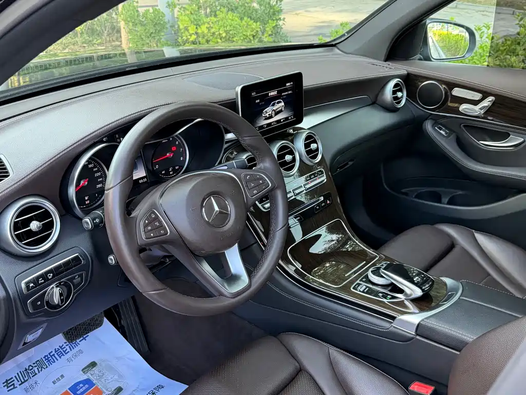 Mercedes-Benz GLC — миниатюра 12