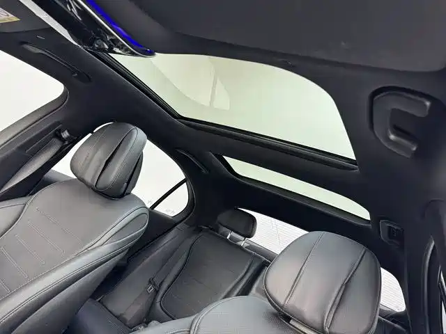 Mercedes-Benz C-Class — миниатюра 14