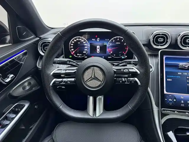 Mercedes-Benz C-Class — миниатюра 13