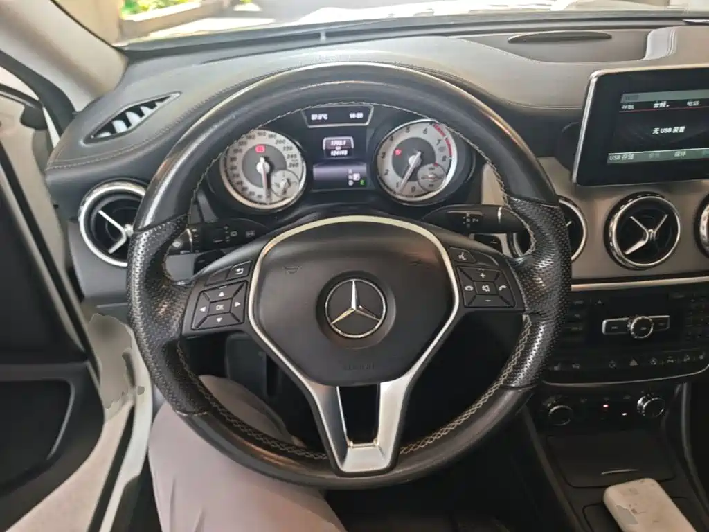 Mercedes-Benz GLA — миниатюра 11