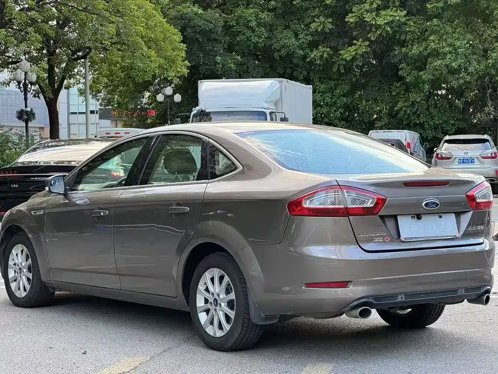 Ford Mondeo Zhisheng — миниатюра 7