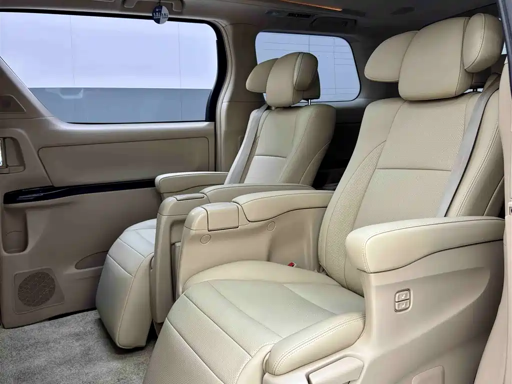 Toyota Alphard 2012 3.5L Luxury