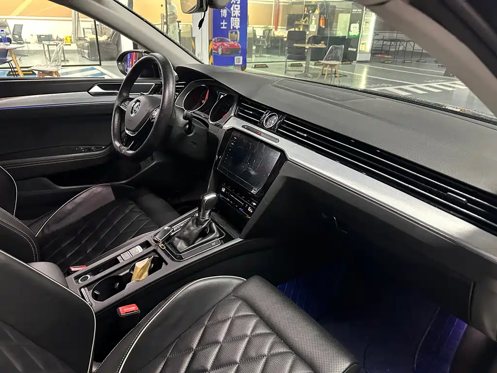 Volkswagen Magotan PHEV — миниатюра 13