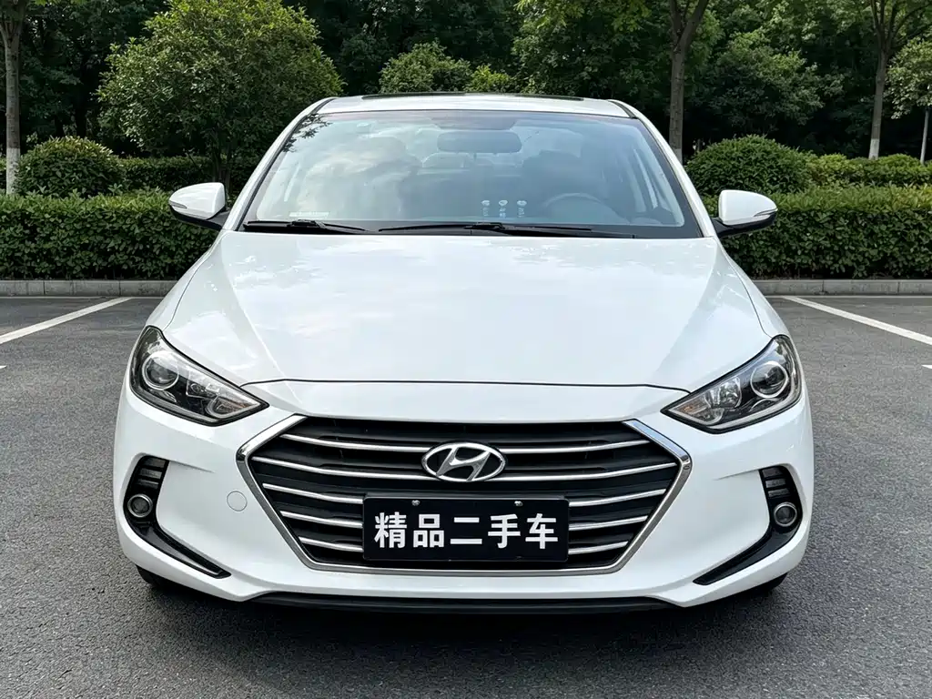 Hyundai Elantra — миниатюра 7