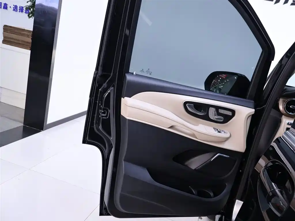 MERCEDES-BENZ V CLASS