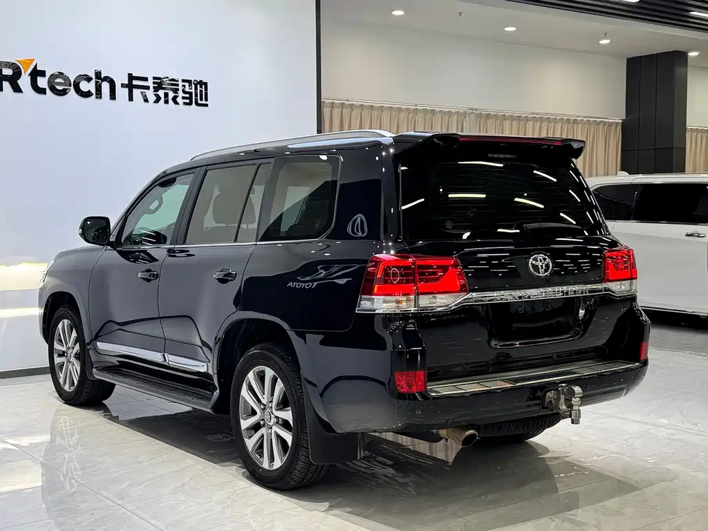 Toyota Land Cruiser — миниатюра 6
