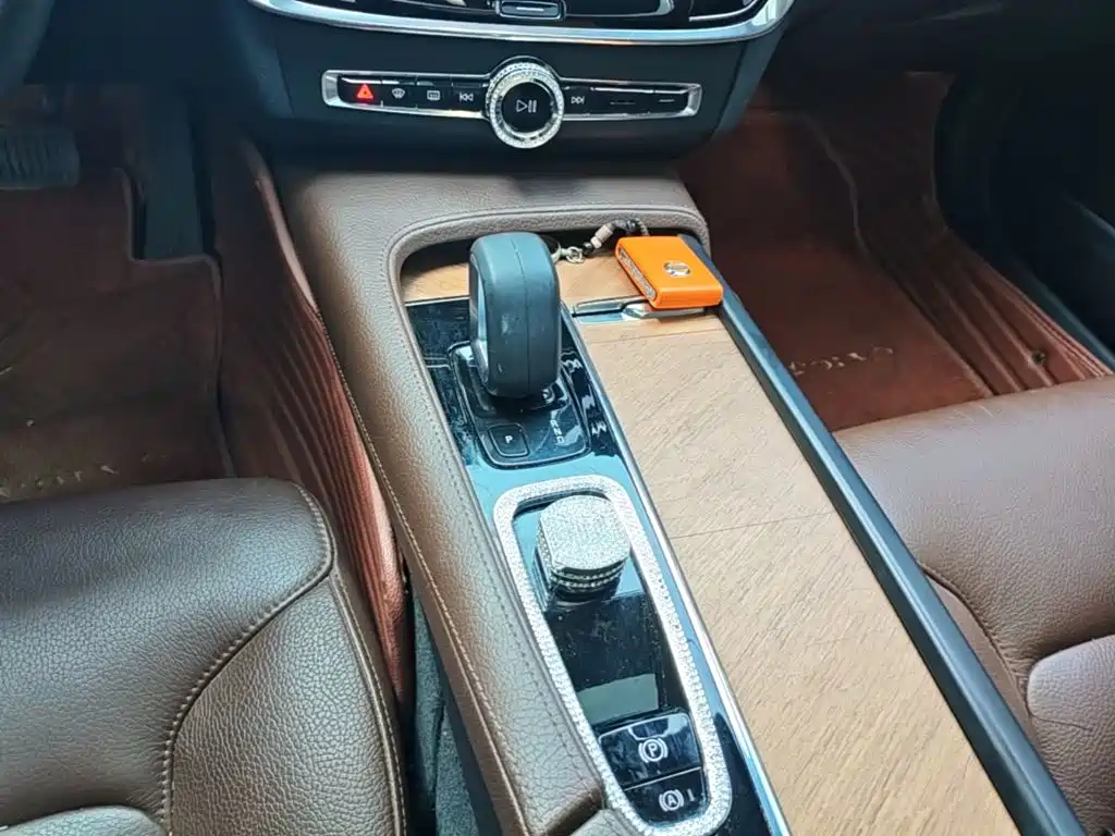 Volvo S90 — миниатюра 14