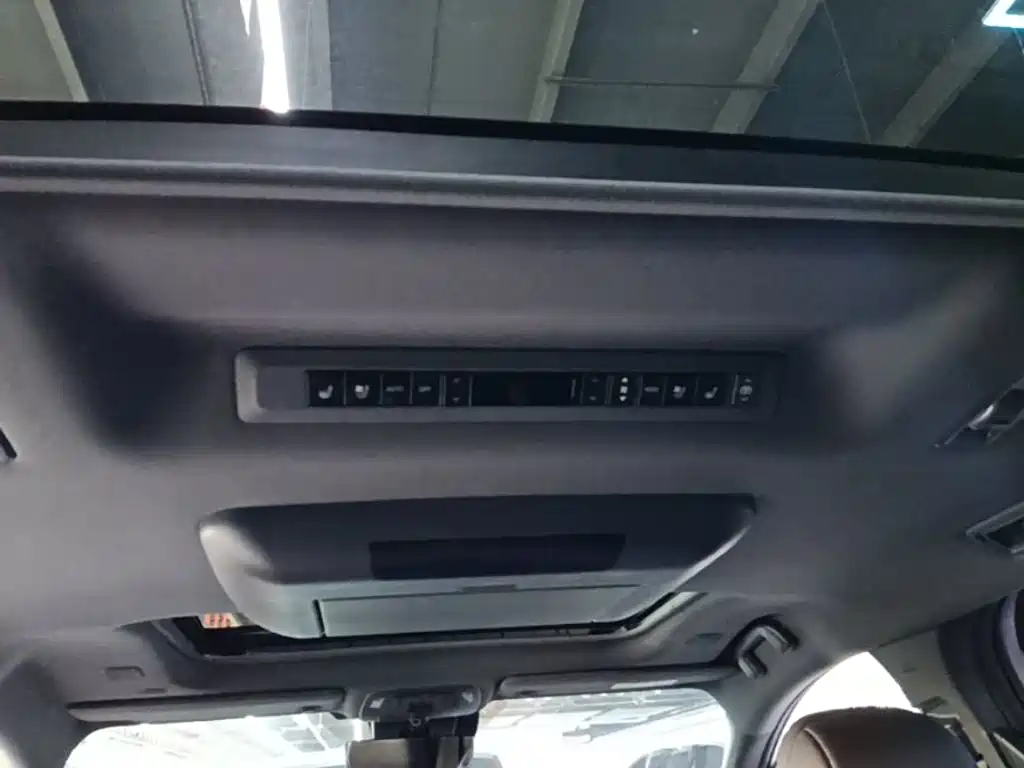 Toyota Sienna — миниатюра 18