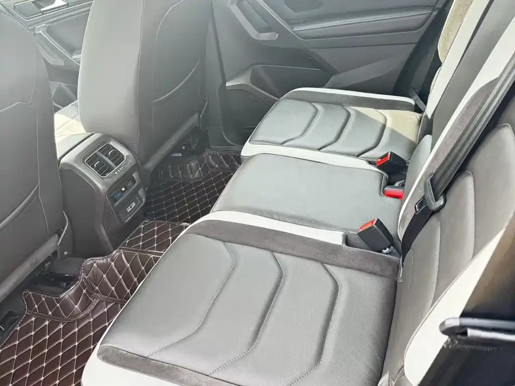 Volkswagen Tiguan L L 2017 330TSI AT Luxury