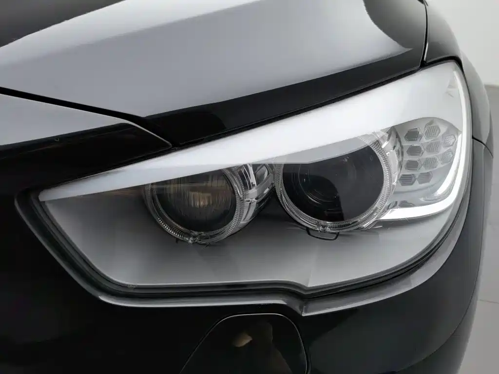 BMW 5 Series GT — миниатюра 7