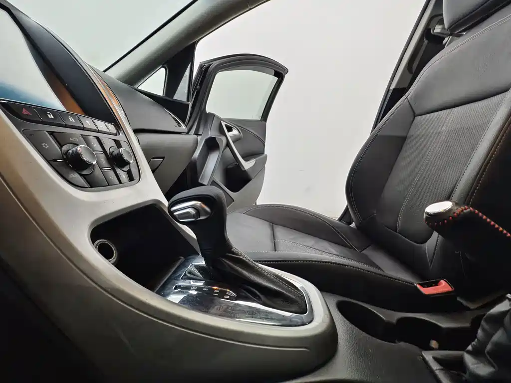 Buick Excelle — миниатюра 12