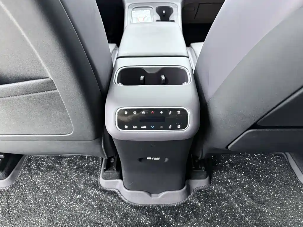 Leapmotor Leapmotor C16 — миниатюра 10