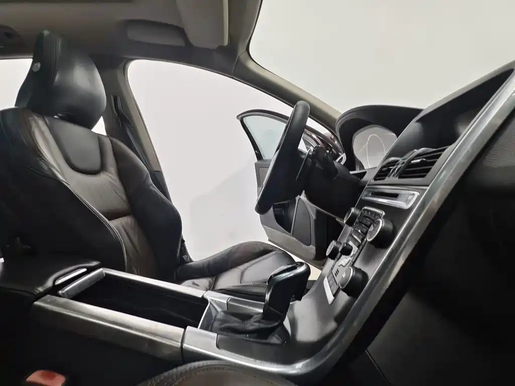 Volvo XC60 (Import) — миниатюра 15