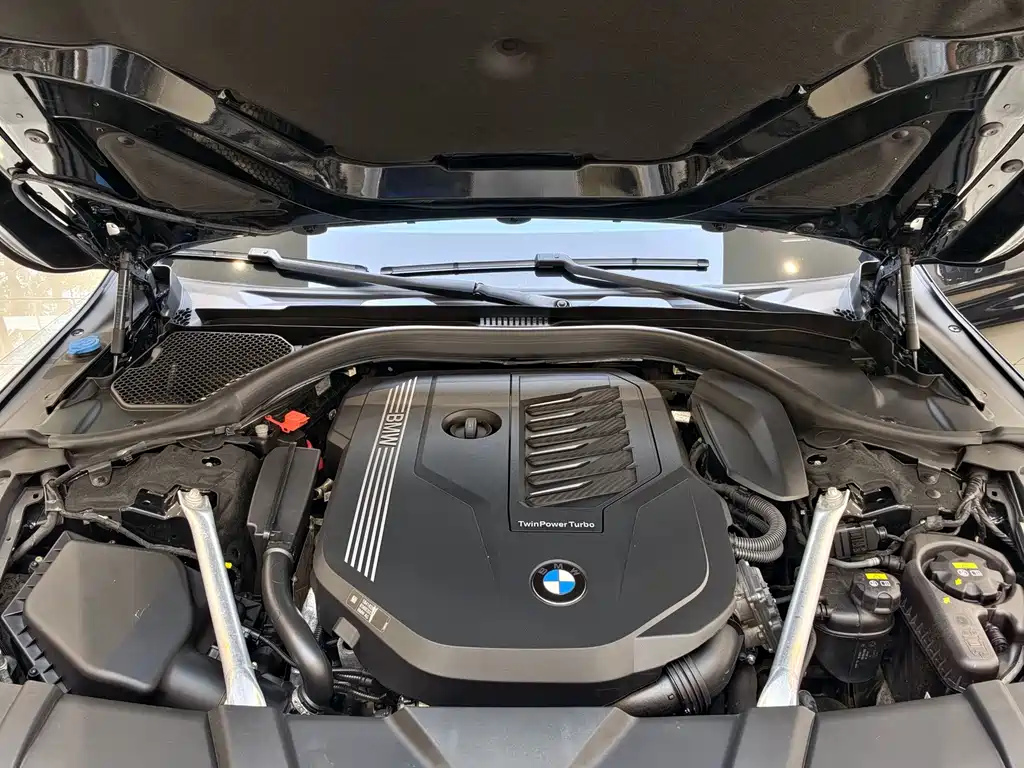 BMW 7 Series — миниатюра 18
