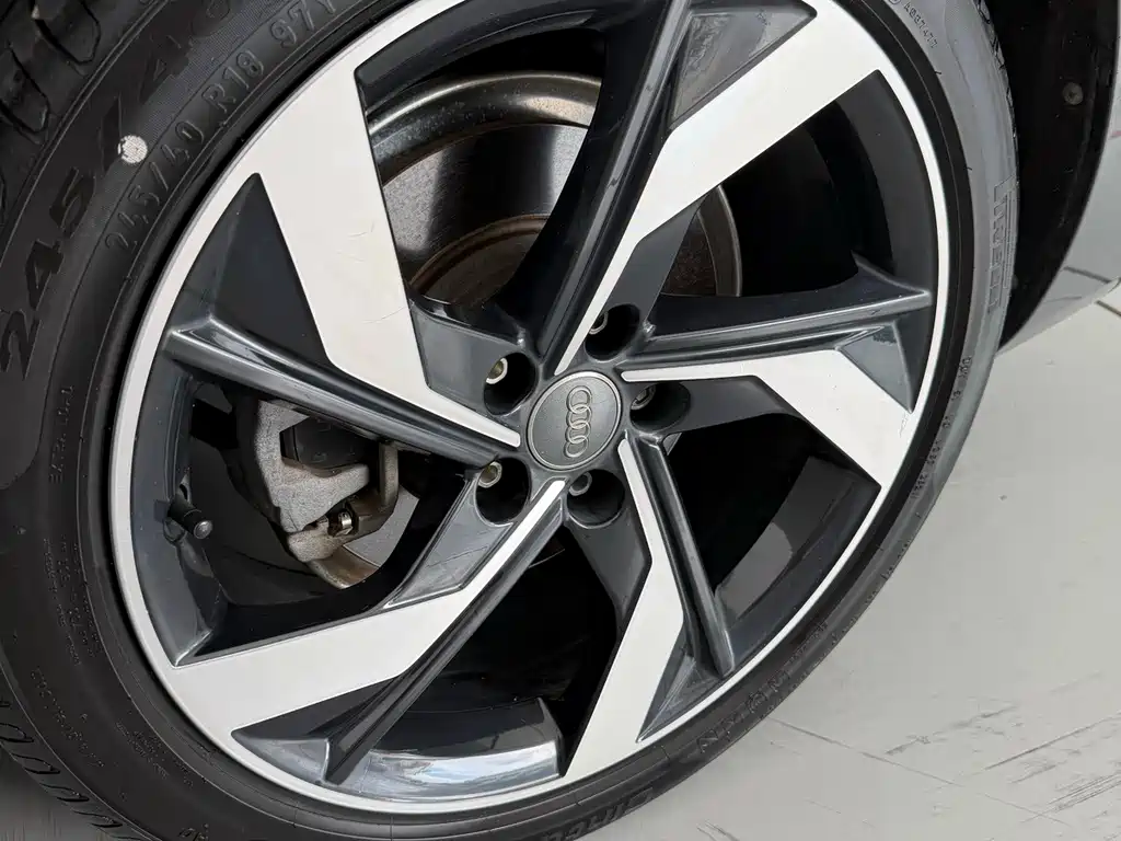 Audi A4L — миниатюра 11