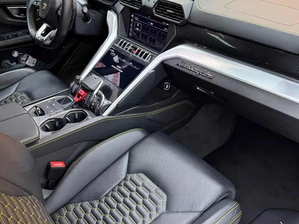 Lamborghini Urus — миниатюра 11