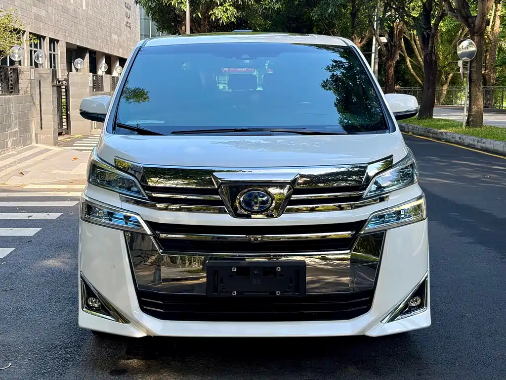 Toyota Vellfire — миниатюра 2