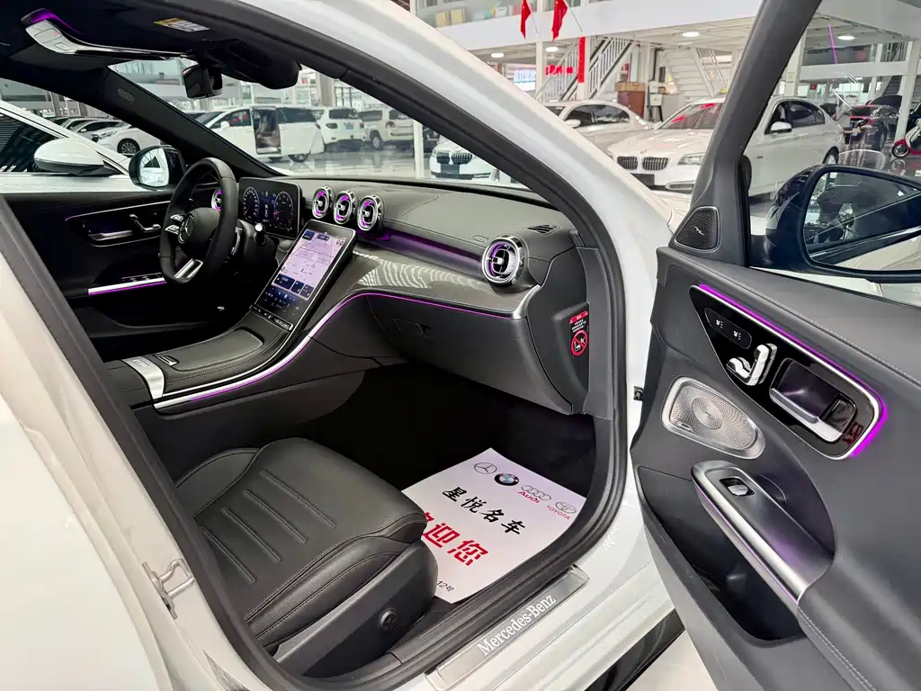 Mercedes-Benz C-Class — миниатюра 7
