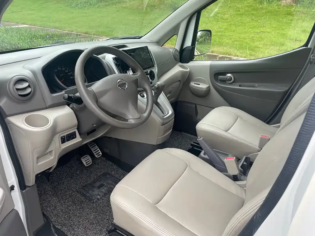 Nissan NV200 — миниатюра 7