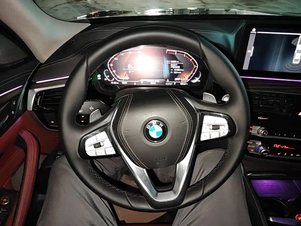 BMW 5 Series — миниатюра 11
