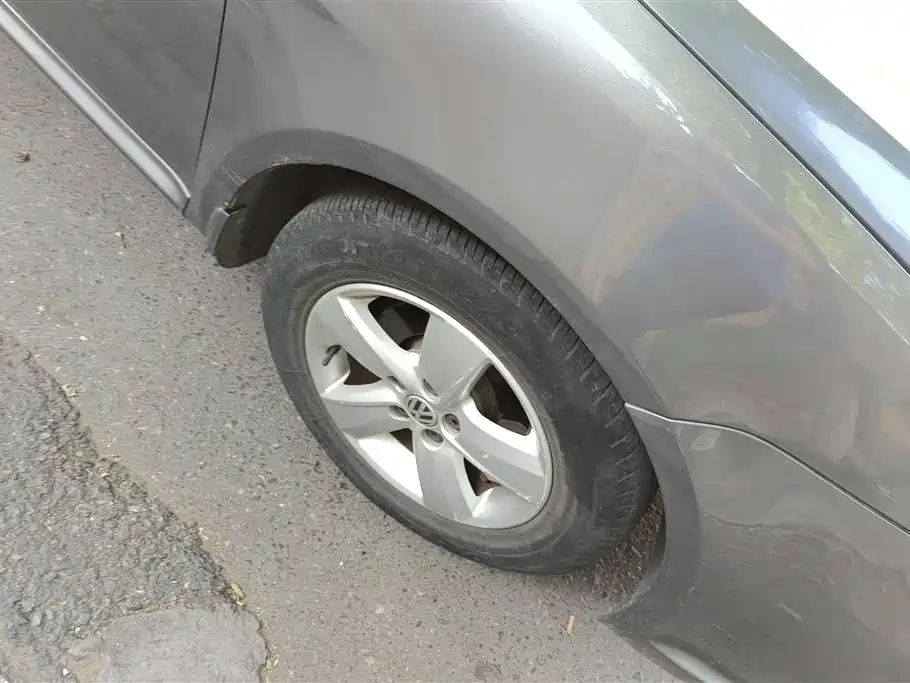 Volkswagen Lavida 2011 1.6L MT