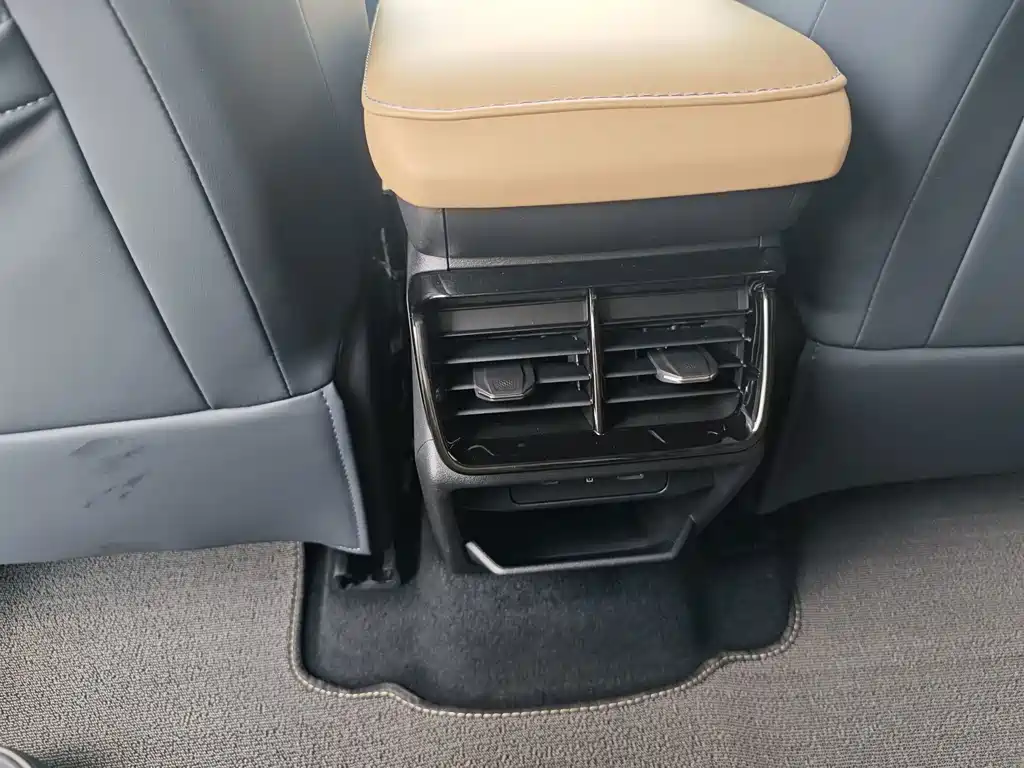 Geely Boyue L — миниатюра 9