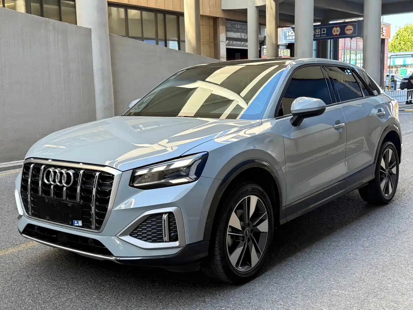 奥迪Q2L 2022款 35 TFSI 时尚致雅型 2022