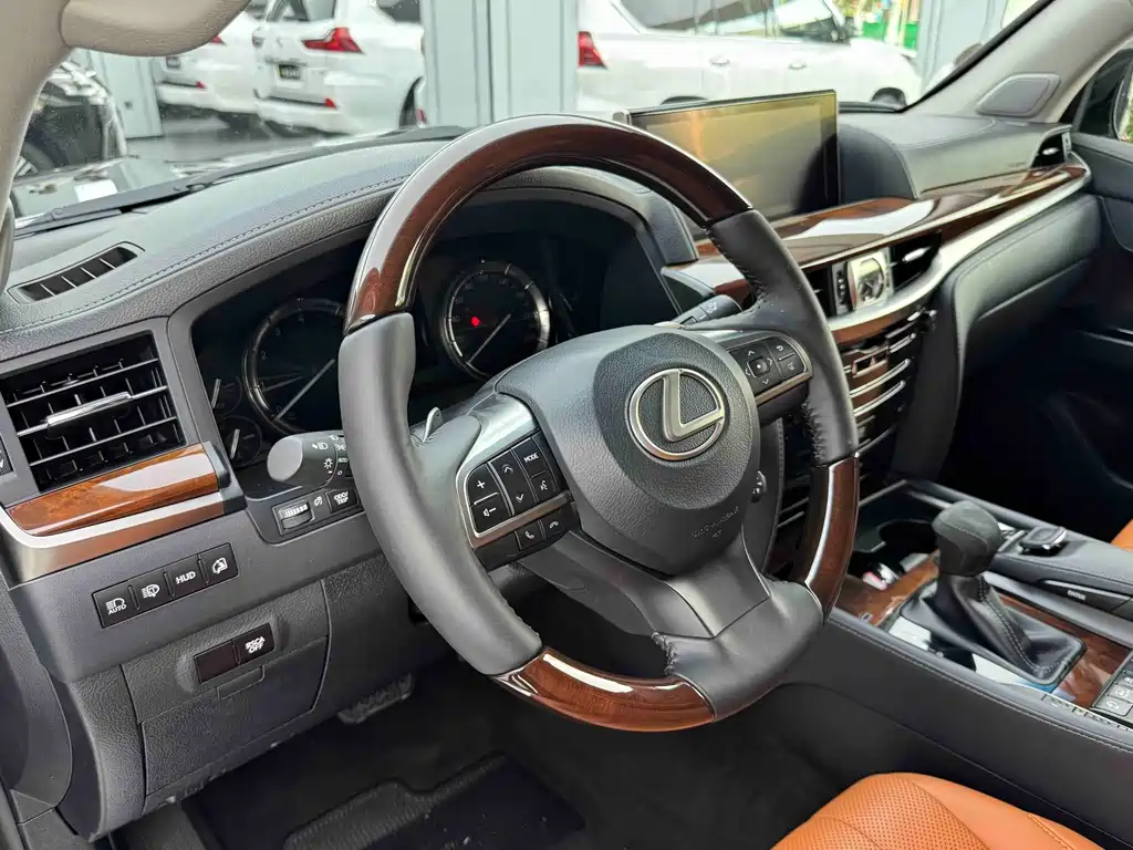 Lexus LX 2019 570 Luxury