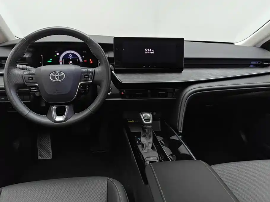 Toyota Camry — миниатюра 12