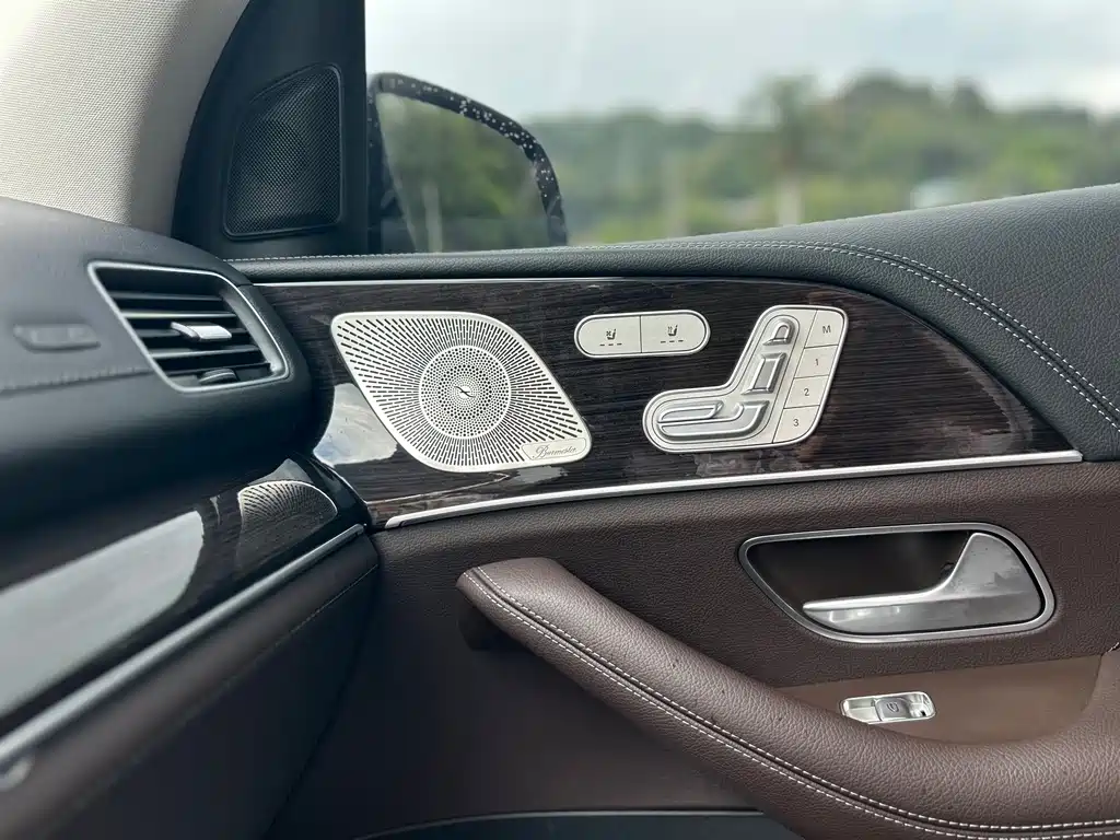 Mercedes-Benz GLS — миниатюра 40