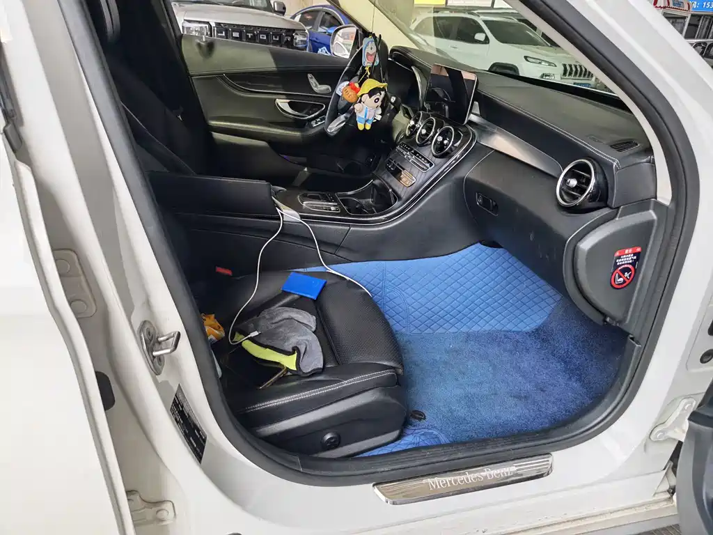 Mercedes-Benz C-Class — миниатюра 7