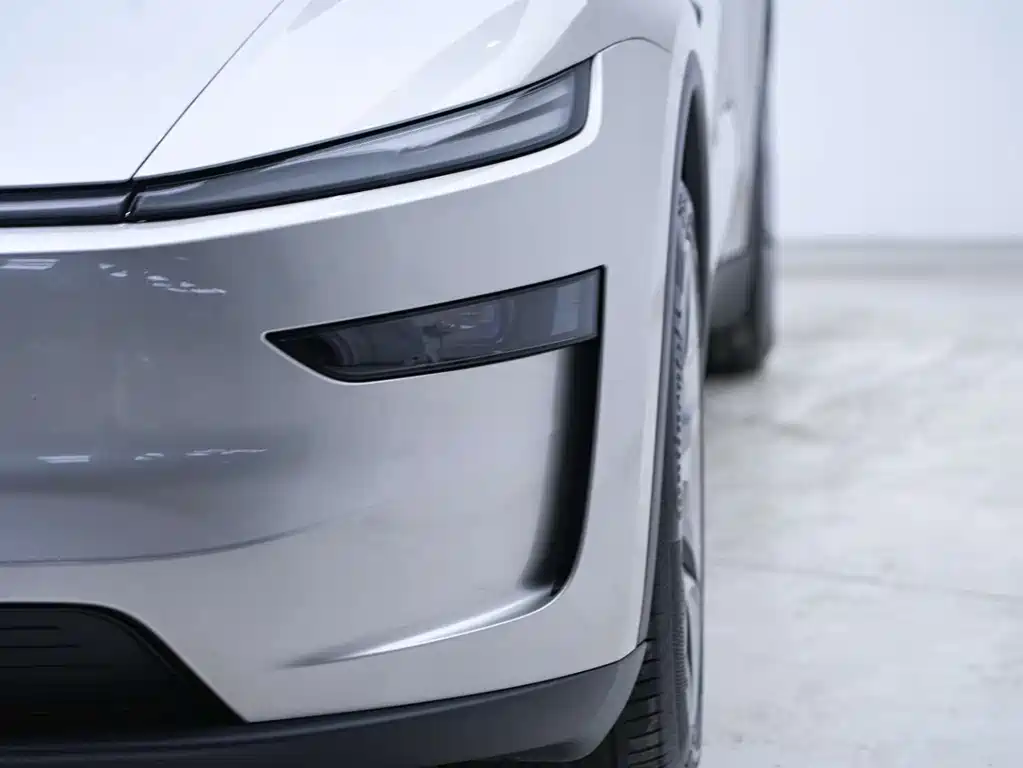 Tesla Model Y L