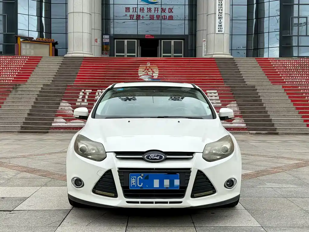 Ford Focus 2012 1.6L AT