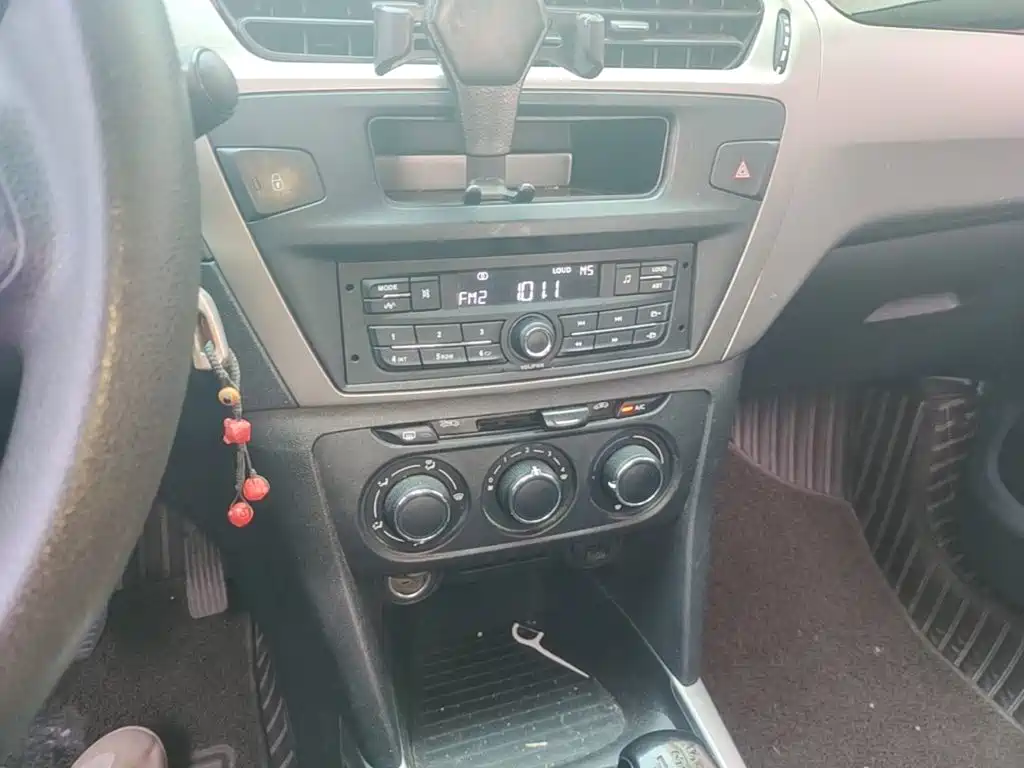 Peugeot 301 — миниатюра 13