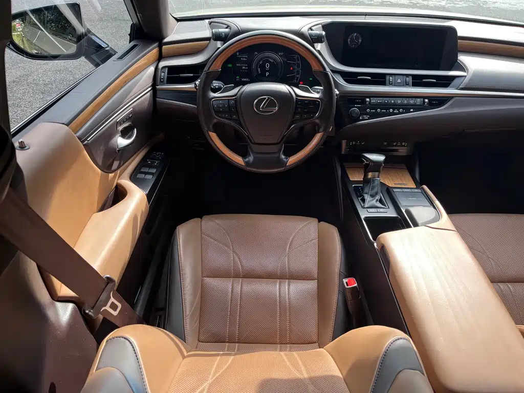 Lexus ES — миниатюра 14