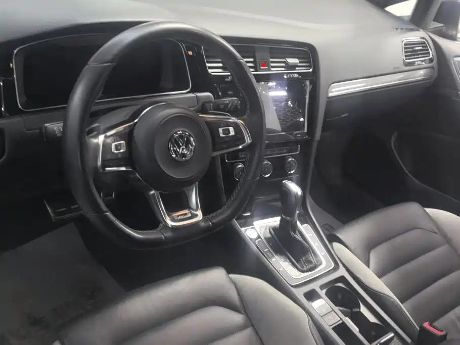 Volkswagen Golf — миниатюра 12