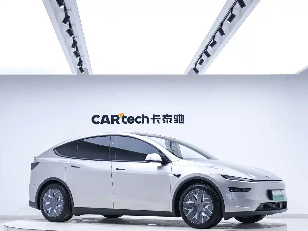 Tesla Model Y L
