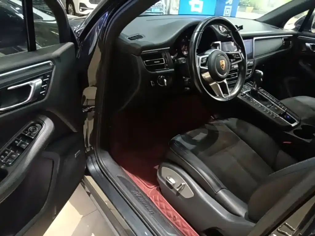 Porsche Macan — миниатюра 16