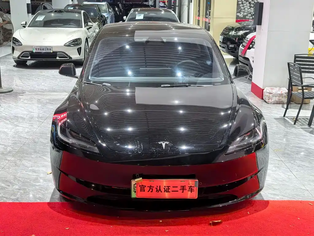 Tesla Model 3 — миниатюра 2