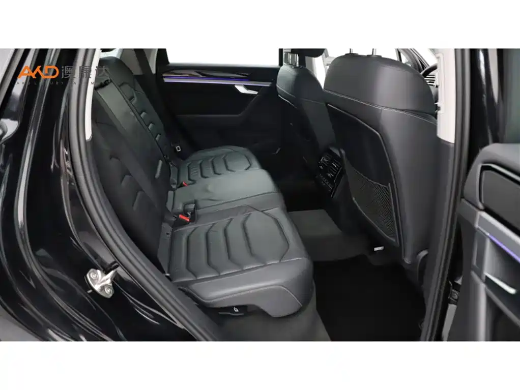 Volkswagen Touareg New Energy — миниатюра 8