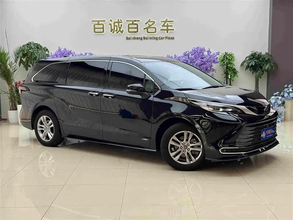 Toyota Sienna 2024 2.5L Luxury